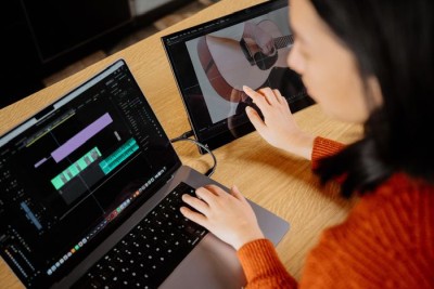 17.3" Verbatim PMT-17-4K Portable Touchscreen Monitor 4K MetalHousing#2